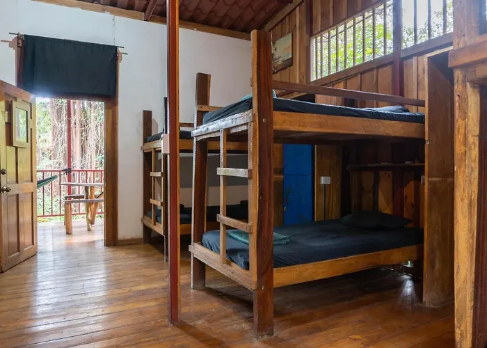 Hotel Burnt Toast Surfcamp Nosara